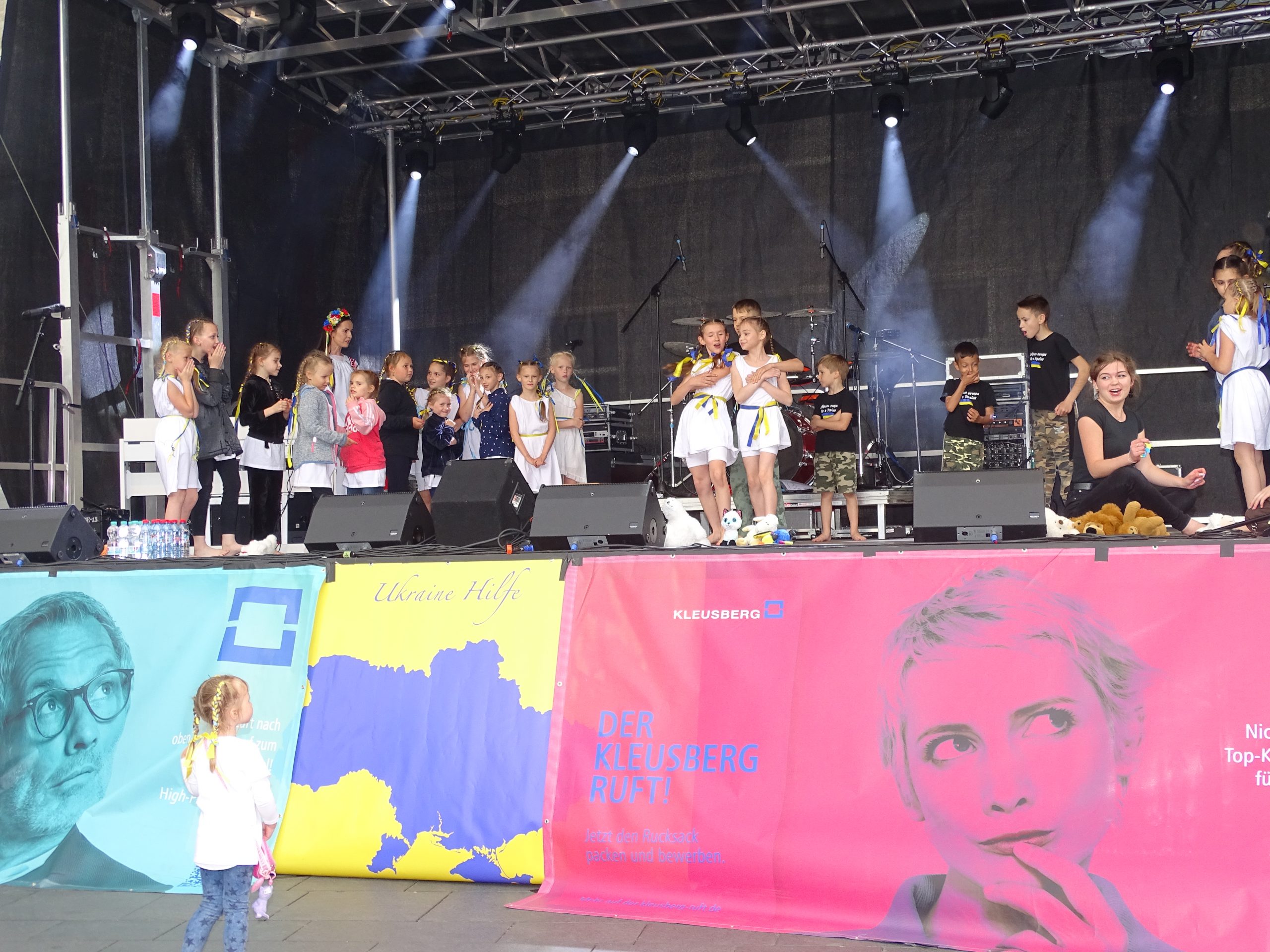 Weitere Fotos von unserem Fahrt mit einer ukrainischen Musikerfamilie zum Musikhaus Thomann